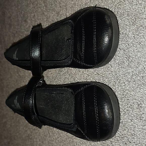 Black Flats #B5 - Picture 2 of 6